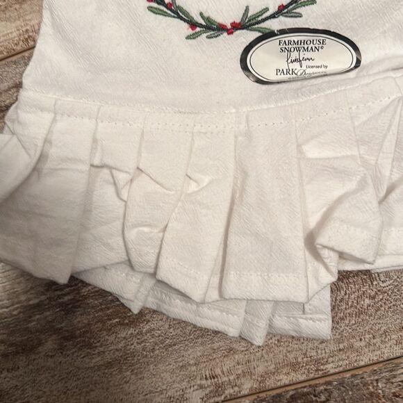 NWT Park Designs Farmhouse Squirrel Dish Towel Ruffle Bottom 🐿️ - Picture 3 of 5